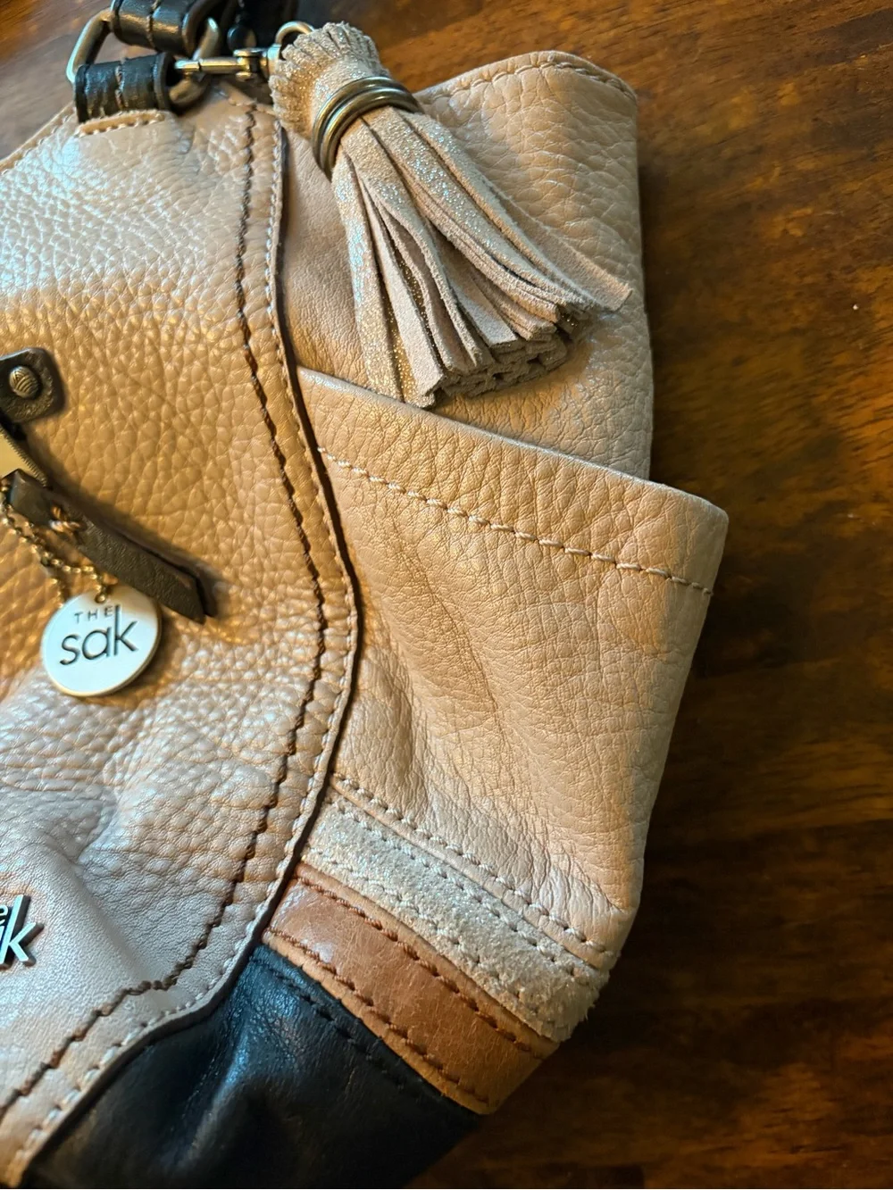 The Sak Beige and Black Leather Shoulder Bag - The Sak